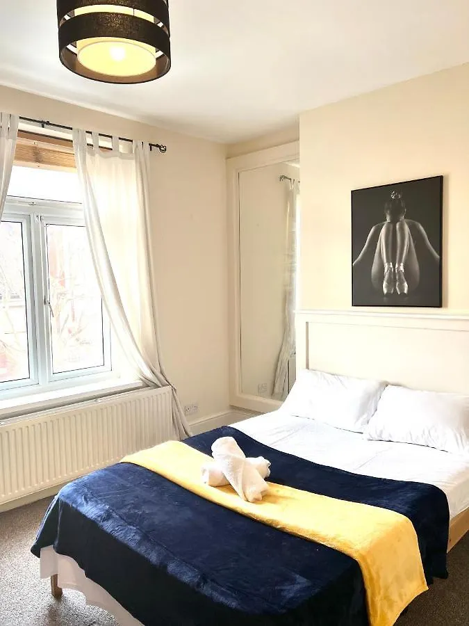 Aldgate Holiday Rooms Londra
