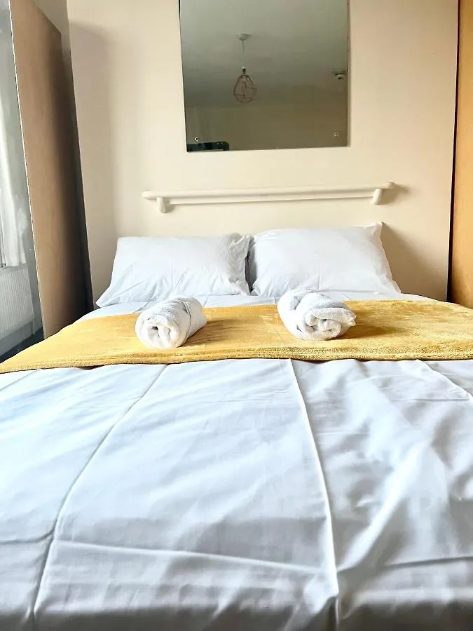 Aldgate Holiday Rooms Londra Appartamento