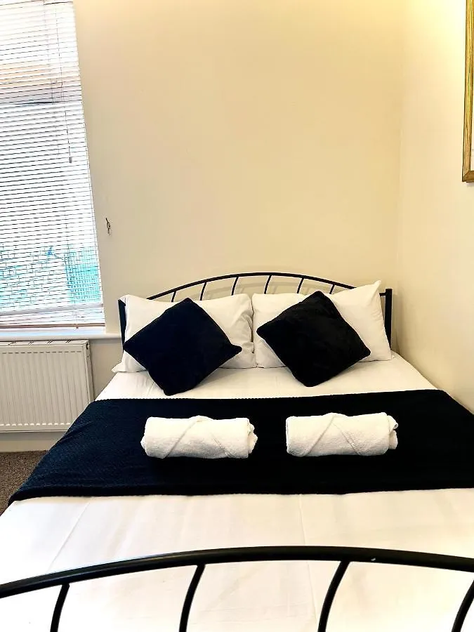 Apartment Aldgate Holiday Rooms London United Kingdom